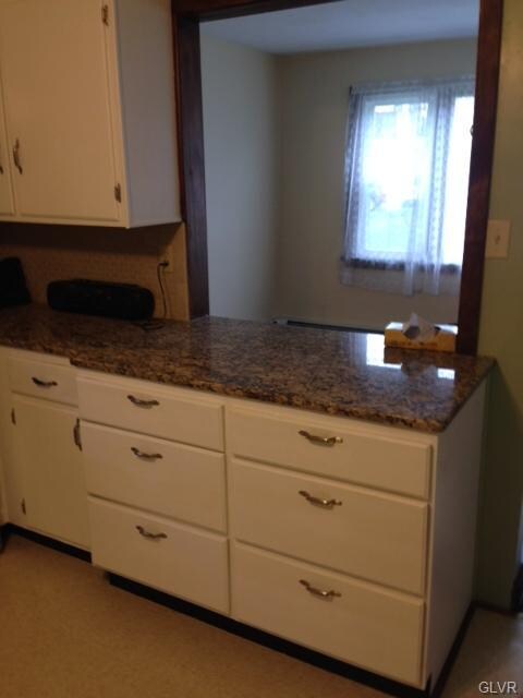 22 E Main St, Pen Argyl, PA 18072 - photo 3