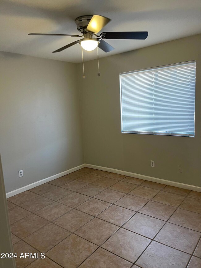 909 S Priest Dr unit 2, Tempe, AZ 85281 - photo 4