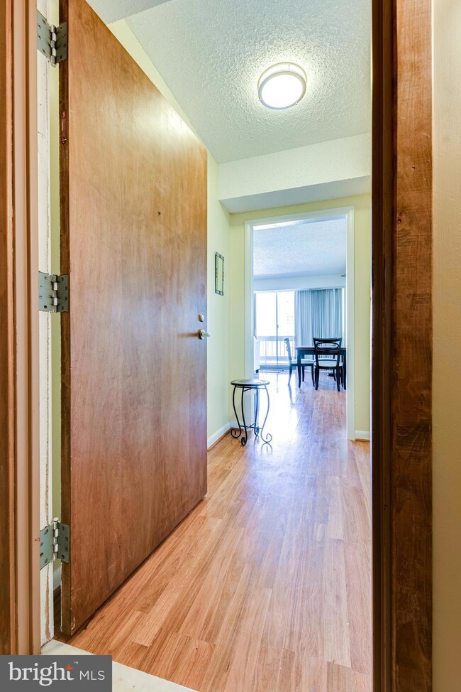 Skyline Square North and South unit 1106N, Baileys Crossroads, VA 22041 - photo 2