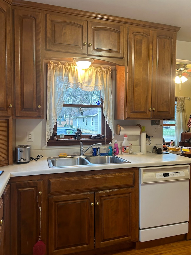 115 W 1st Ave S, Estherville, IA 51334 - photo 6