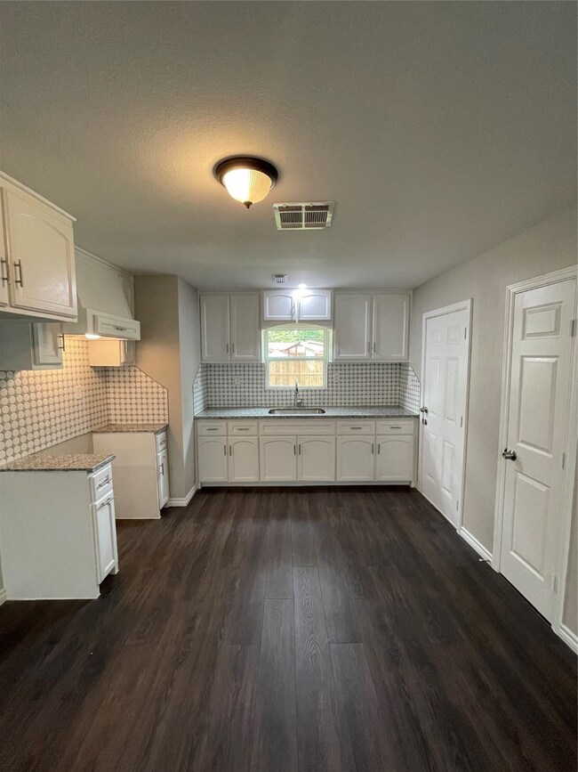 6808 Conley St, Houston, TX 77021 - photo 2