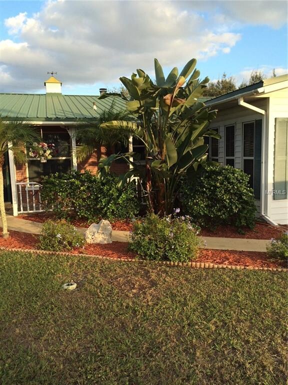 Front - Landscaping