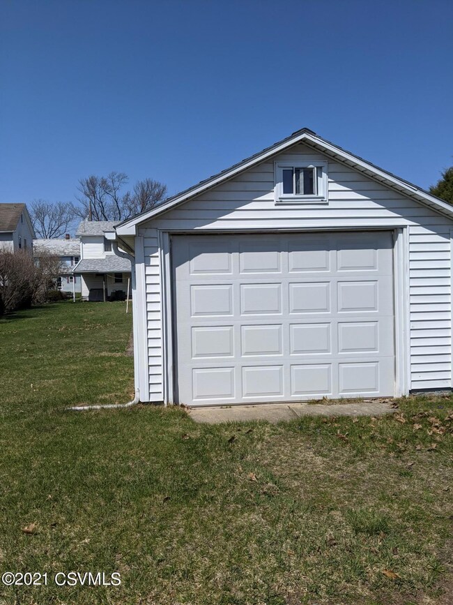 1608 2nd Ave, Berwick, PA 18603 - photo 4