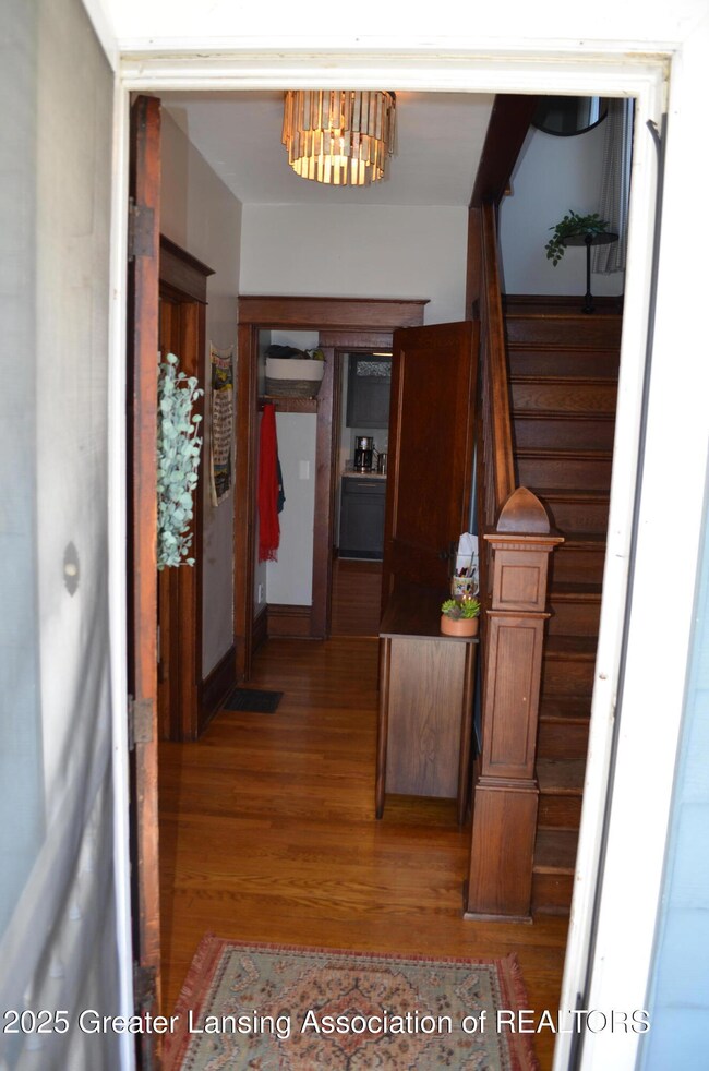 920 Braman St, Lansing, MI 48910 - photo 5