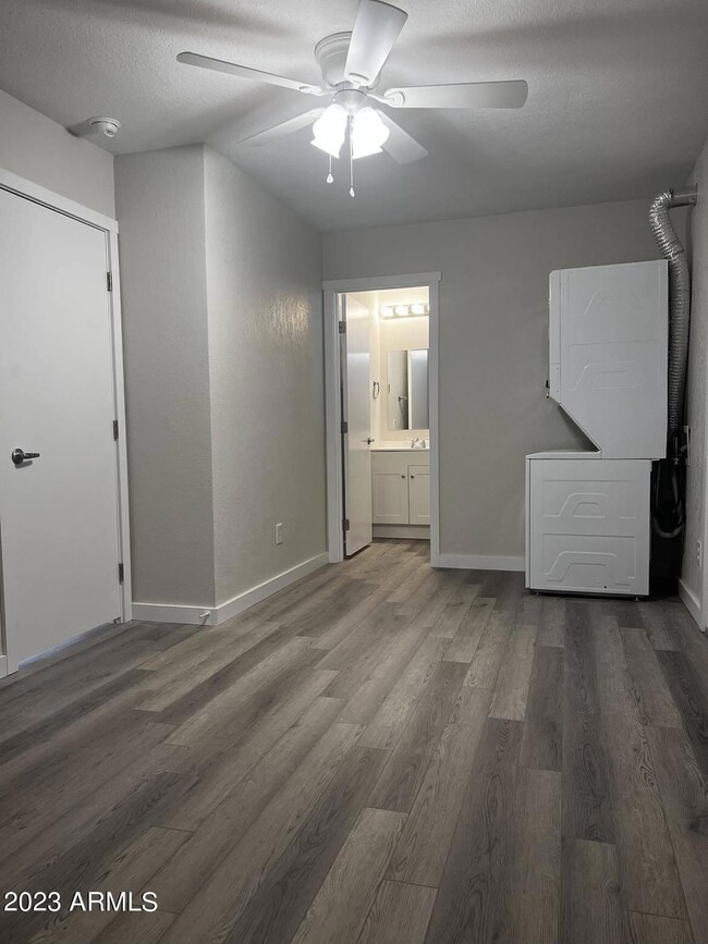 2709 E Willetta St unit 2, Phoenix, AZ 85008 - photo 2