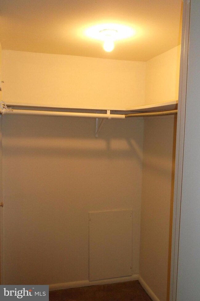 8473 Greenbelt Rd unit T, Greenbelt, MD 20770 - photo 5