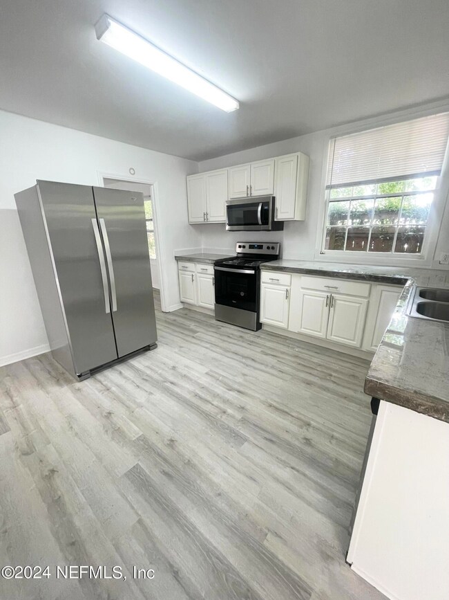 1588 Hamilton St, Jacksonville, FL 32210 - photo 6
