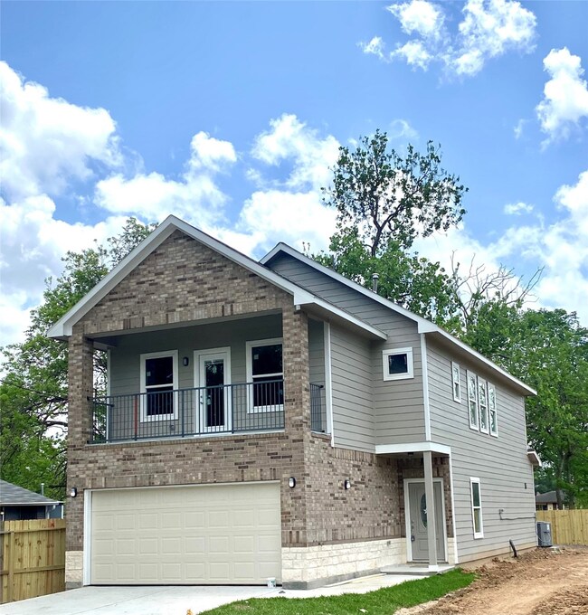 1911 Hampton St, Houston, TX 77088 - photo 3