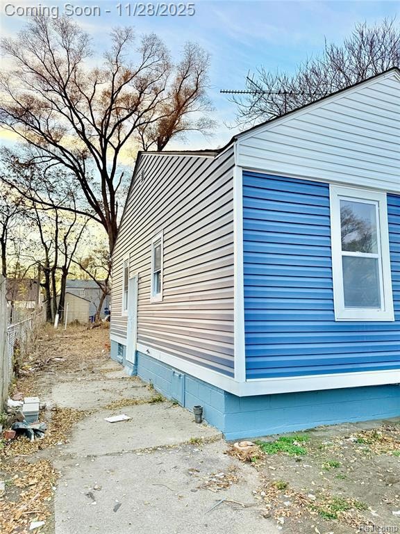 12891 Saint Louis St, HamtraMcK, MI 48212 - photo 3