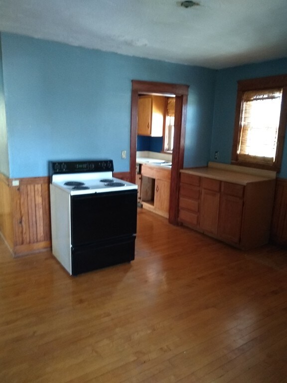 28 Clement St, Worcester, MA 01603 - photo 6