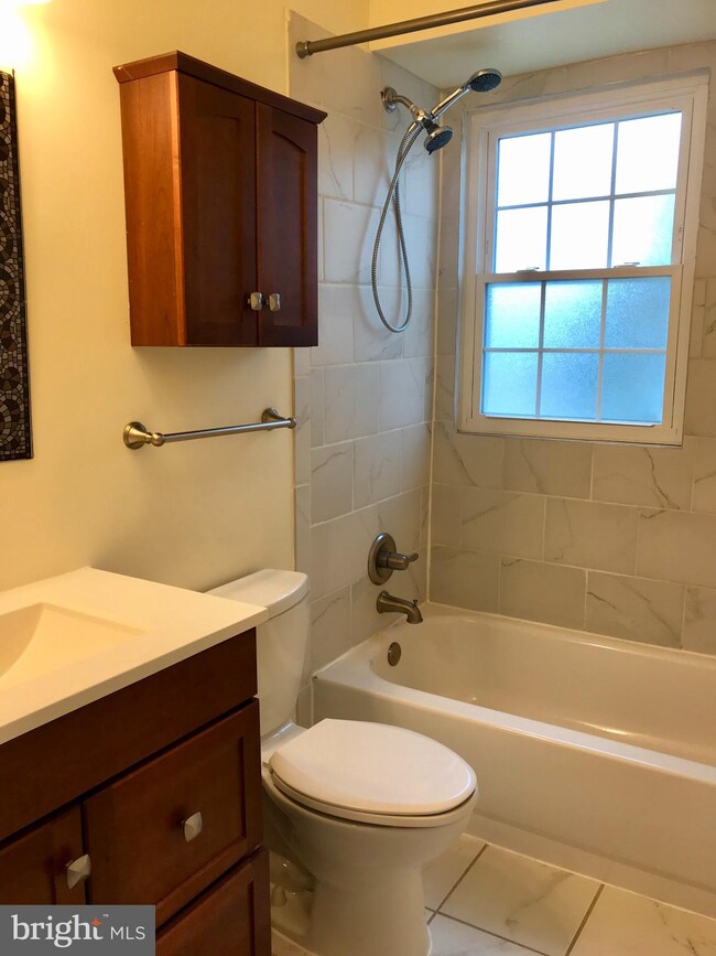 11908 Tarragon Rd unit E, Reisterstown, MD 21136 - photo 6