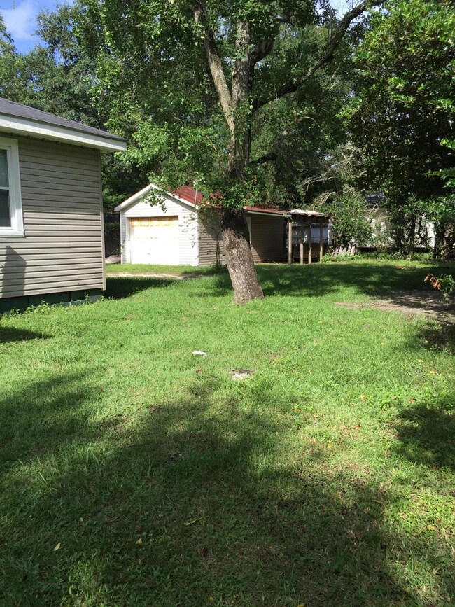 Single car garage