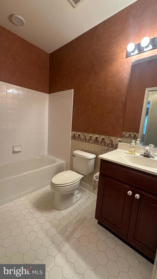 24 Ellington Dr, Columbus, NJ 08022 - photo 7