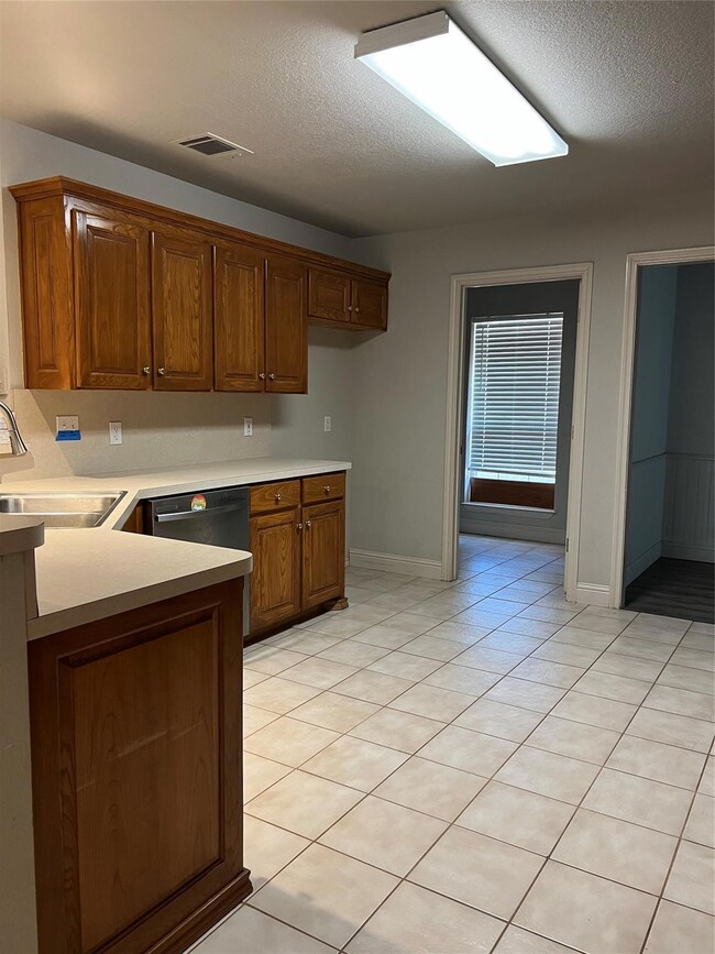 1316 Inlet Dr, Azle, TX 76020 - photo 3