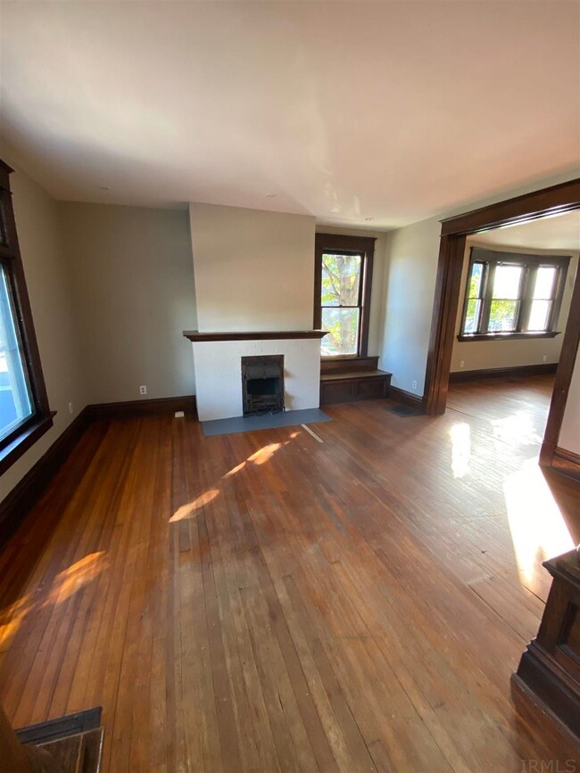 901 W Main St, Fort Wayne, IN 46802 - photo 2