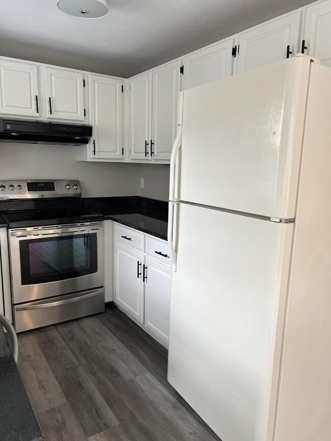 70 Beech Hill Ave unit 6, Manchester, NH 03103 - photo 5