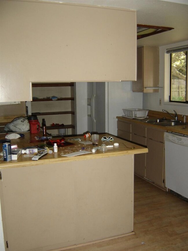 1287 Gardendale Ave, Medford, OR 97504 - photo 3