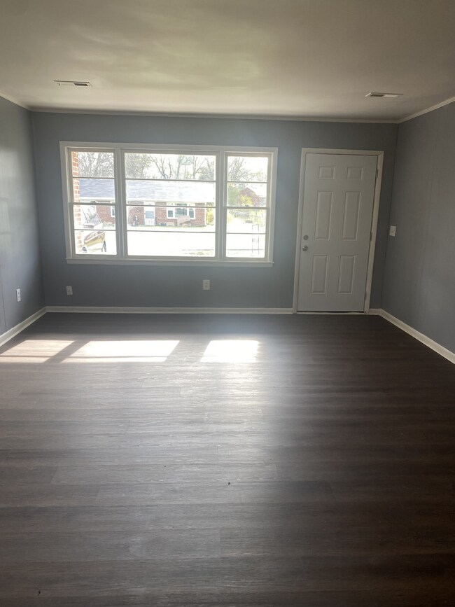 906 Oak St, Manchester, TN 37355 - photo 3