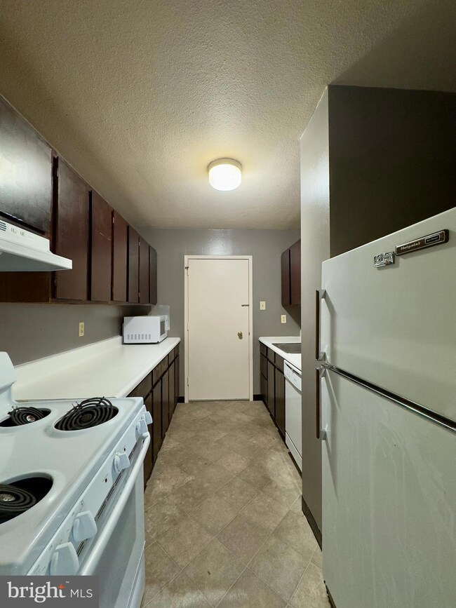 University One Condos unit 804, Baltimore, MD 21218 - photo 2