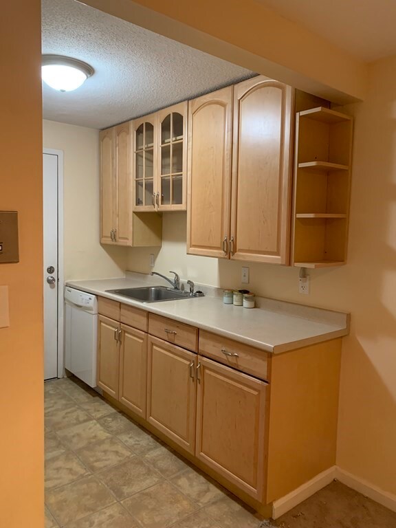 29 Village Rock Ln unit 6, Natick, MA 01760 - photo 4