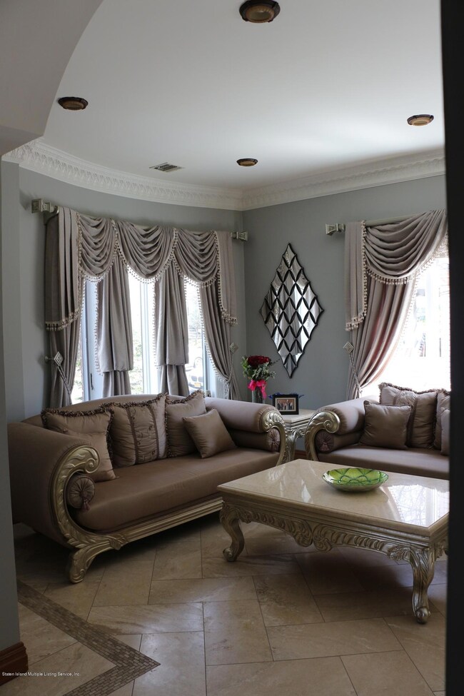 28 Gansevoort Blvd, Staten Island, NY 10314 - photo 4