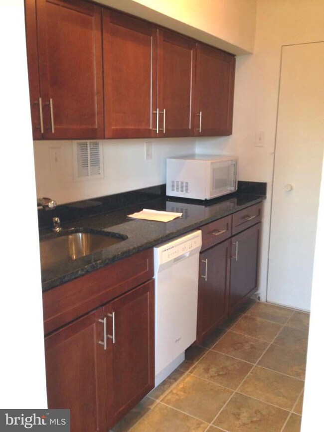 4401 Lee Hwy unit 79, Arlington, VA 22207 - photo 5