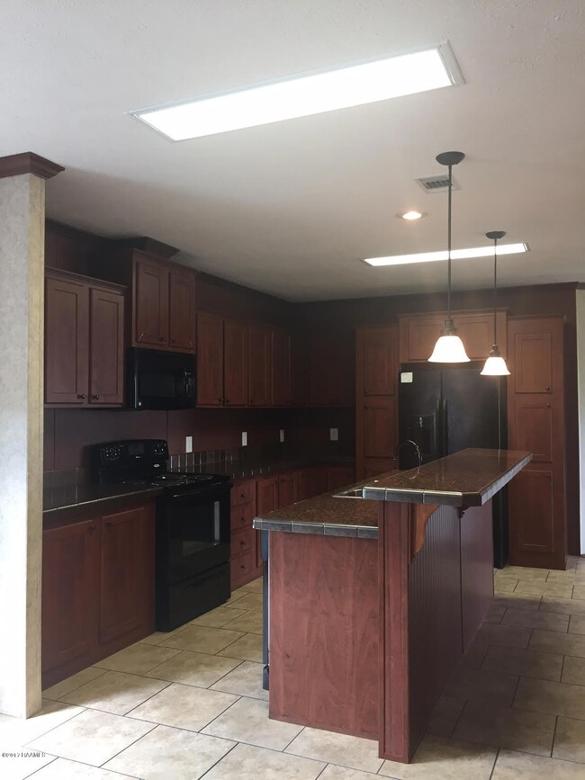 1023 Latiolais-kitchen