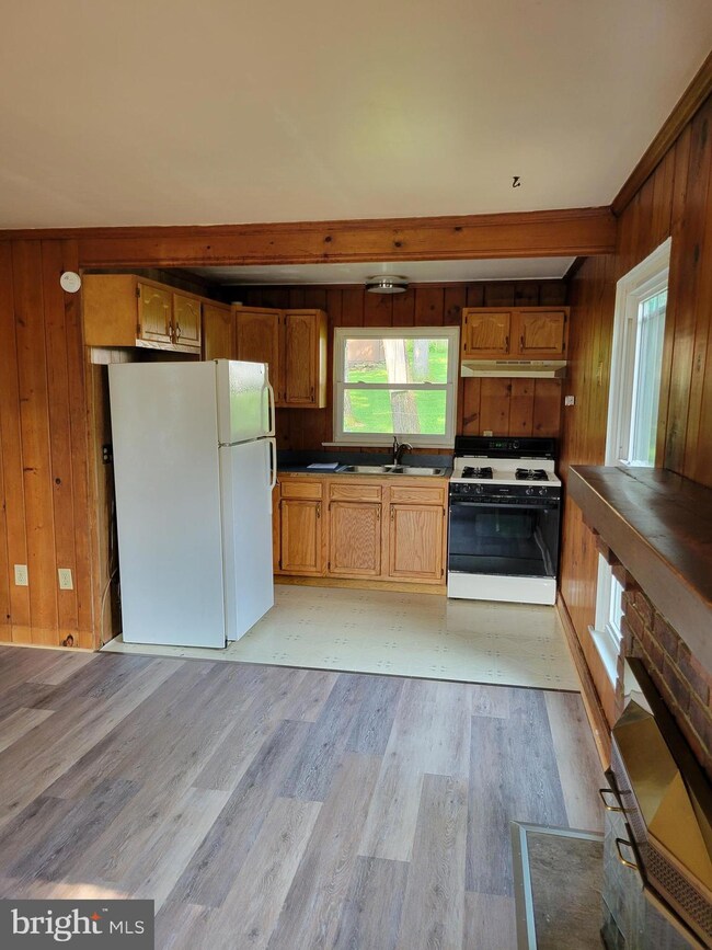 5694 Kraussdale Rd unit A, East Greenville, PA 18041 - photo 5