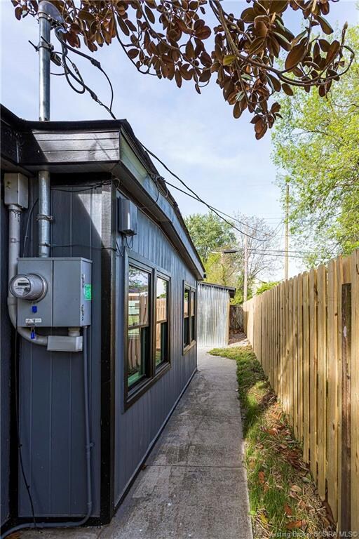 324 W 8th St, New Albany, IN 47150 - photo 5