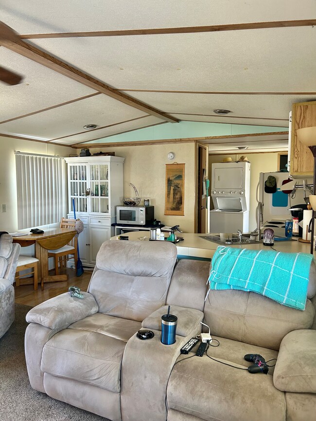 36336 Century Dr, Zephyrhills, FL 33541 - photo 2