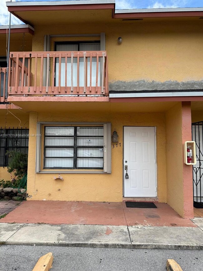 2377 W 66th Place unit 204, Hialeah, FL 33016 - photo 2