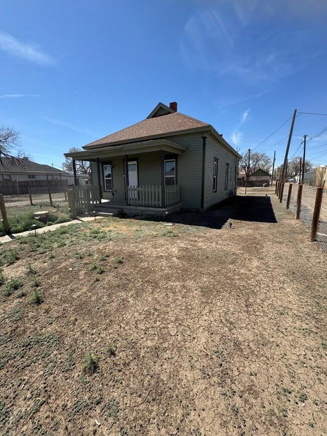 629 St Vrain Ave, Las Animas, CO 81054 - photo 3