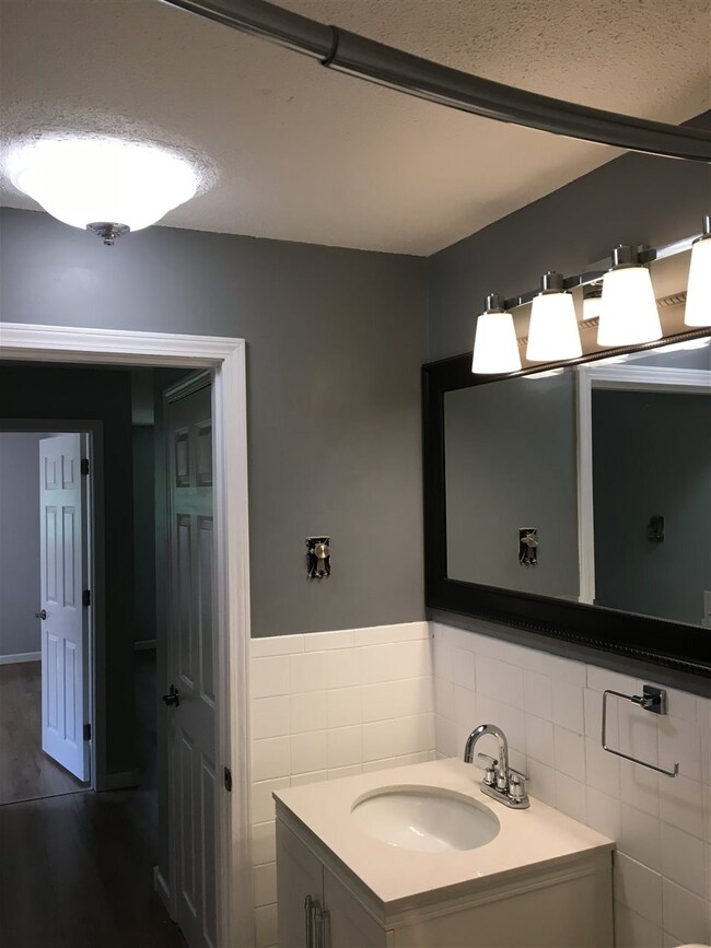 97G Capitol Hill Dr unit 97G, Londonderry, NH 03053 - photo 6