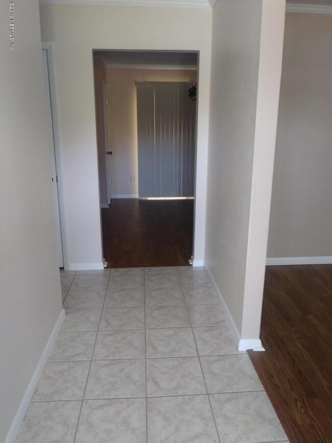 10609 Bolyard Dr, Jacksonville, FL 32218 - photo 3