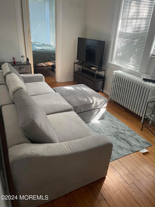 Laurel 4 bd