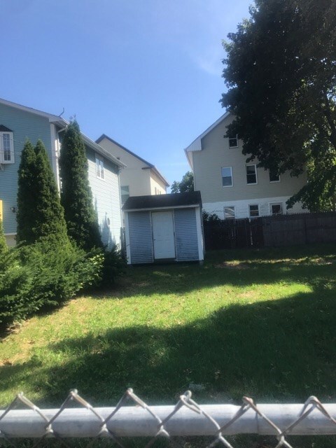 318 Swan St, Providence, RI 02905 - photo 4