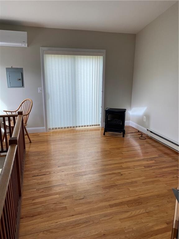 443 Wolcott Ave, Middletown, RI 02842 - photo 2