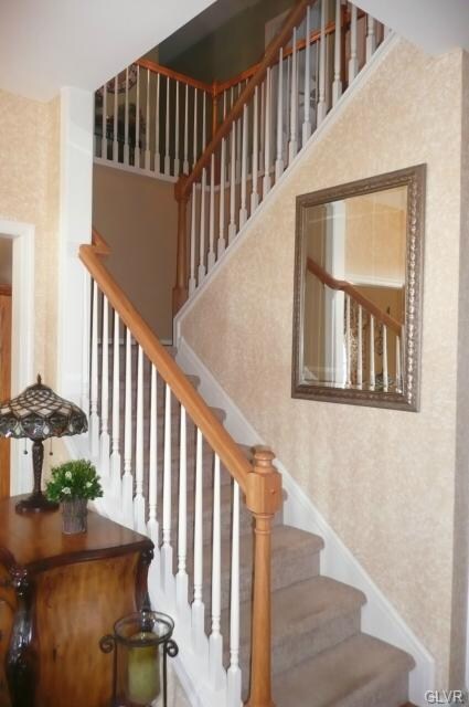 617 Ryan Dr, Allentown, PA 18103 - photo 5