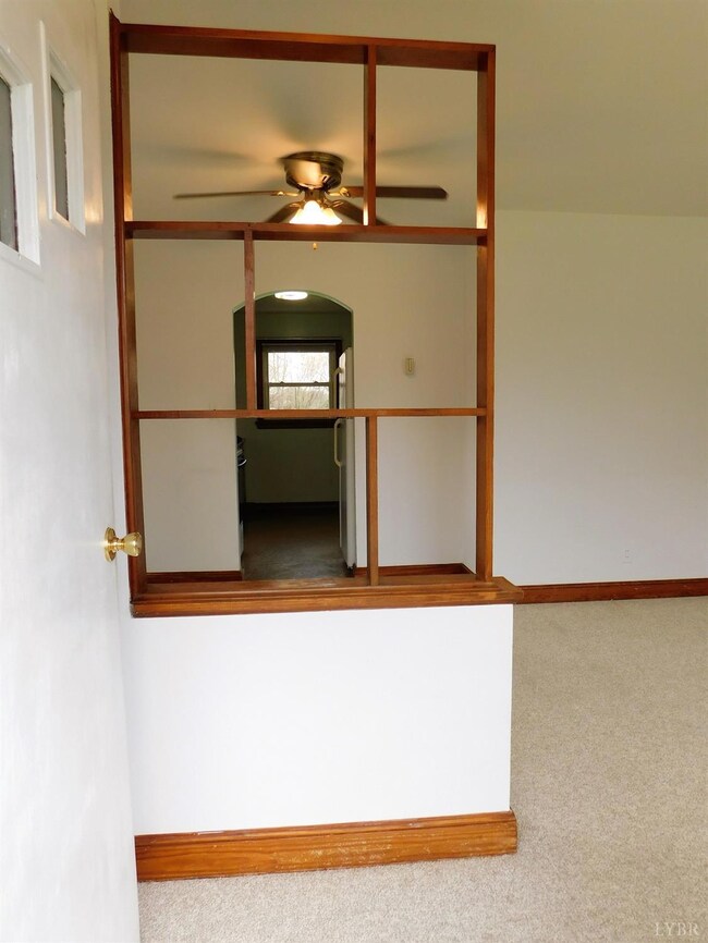 305 Seminole Dr, Madison Heights, VA 24572 - photo 4