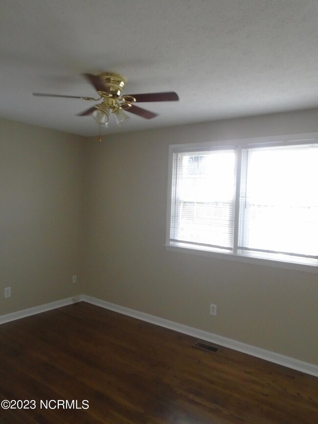 1012 Hendricks Ave, Jacksonville, NC 28540 - photo 6