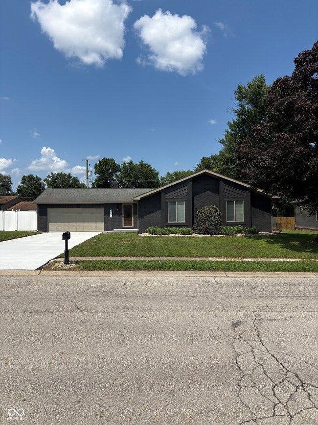 4520 Posthorn Ct, Columbus, IN 47203 - photo 2