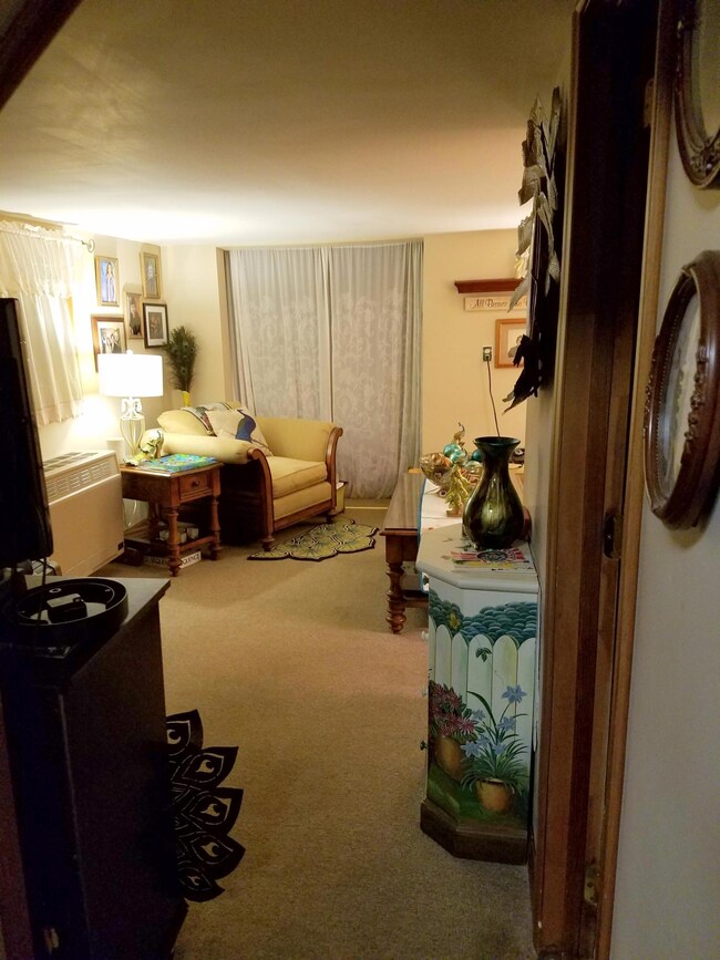 LIVINGROOM