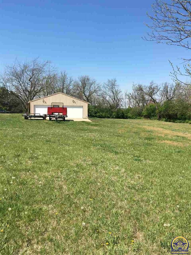4925 SW Wanamaker Rd, Topeka, KS 66610 - photo 4