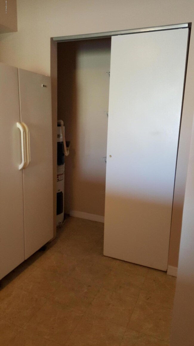 4287 Melissa Ct W, Jacksonville, FL 32210 - photo 4