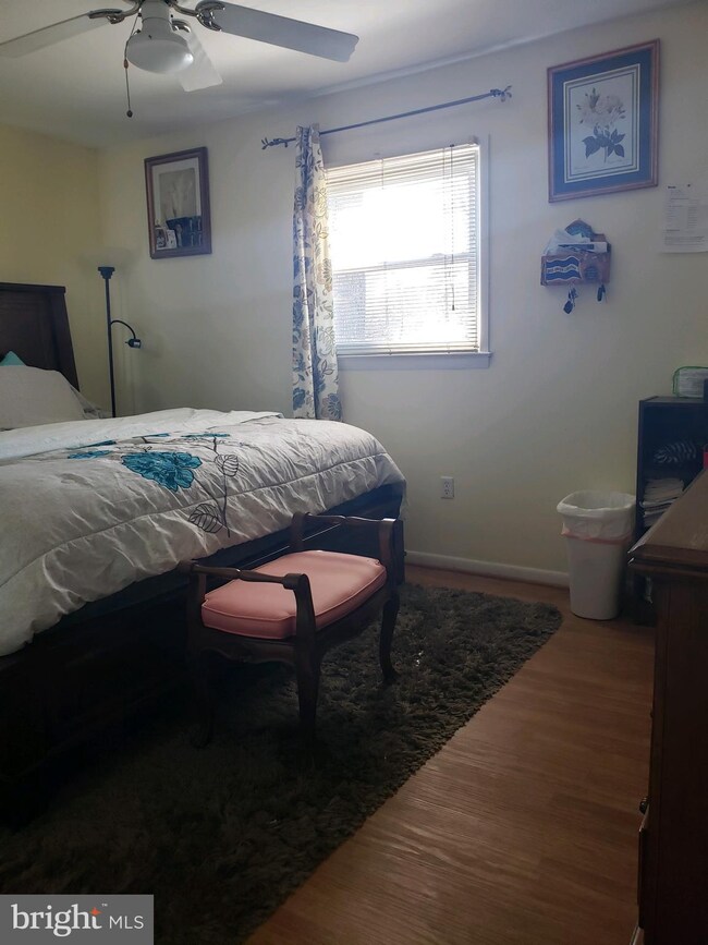 115 Lambert Dr, Manassas Park, VA 20111 - photo 6