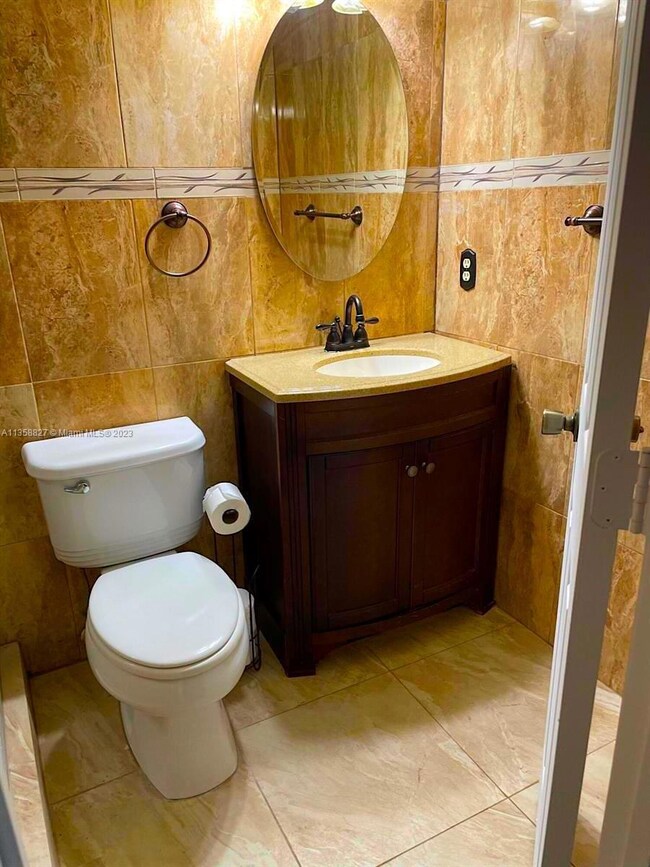 74 Windsor D, West Palm Beach, FL 33417 - photo 7