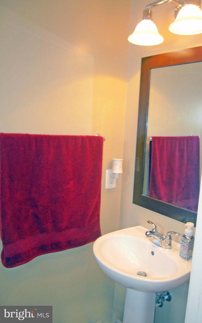 13044 Brierly Forest Ct, Manassas, VA 20112 - photo 5