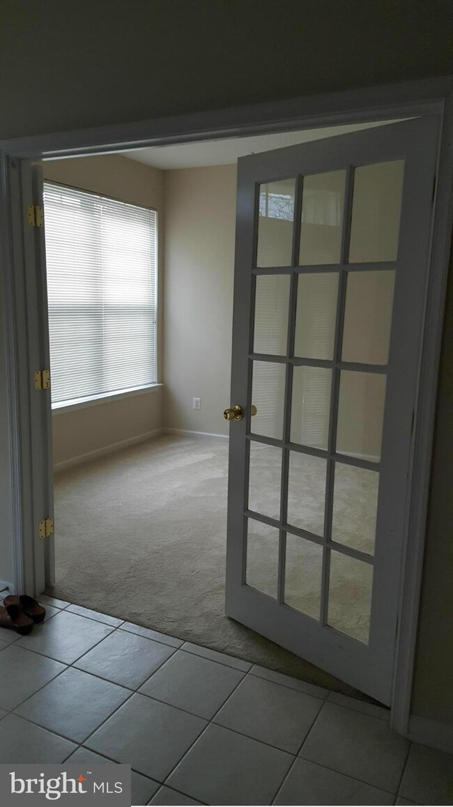 13897 Gullane Dr unit 102, Woodbridge, VA 22191 - photo 4