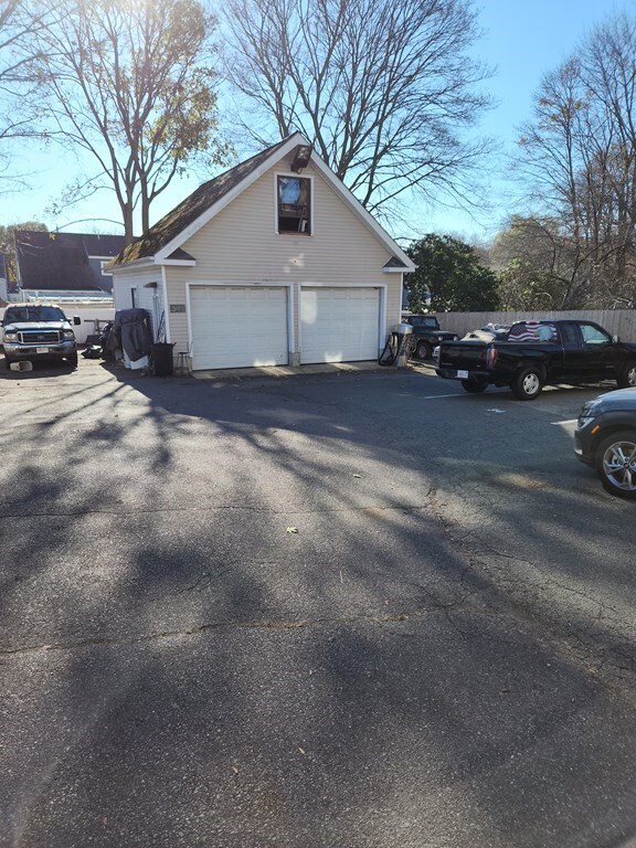 34 Main St unit 2, Saugus, MA 01906 - photo 2