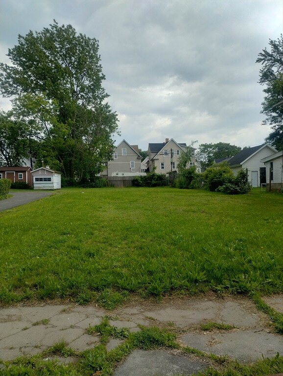 29 Vinton St, Springfield, MA 01104 - photo 3